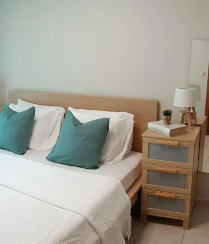 Cute Apartment 20M From Beach